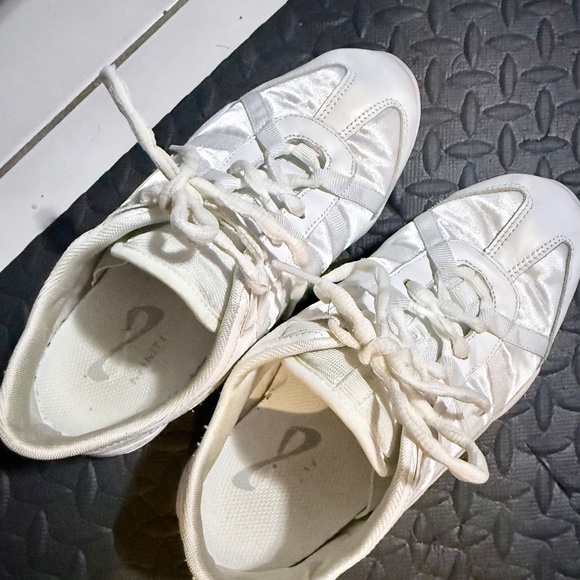 Like New Nfinity Cheer Shoes Size 8 - Picture 6 of 6